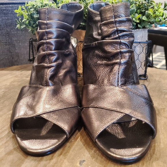 Guess | Metallic Booties Heel Open Toe Copper Gold - Picture 2 of 8